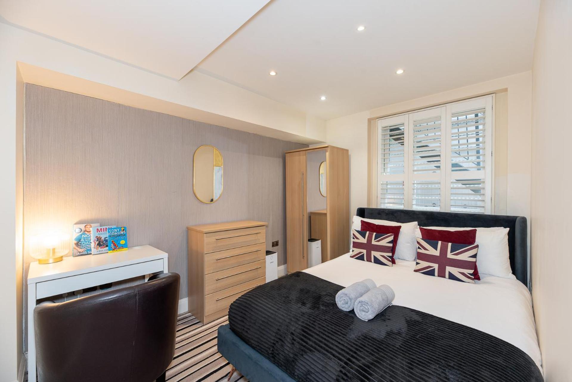3 Bedroom Apartment With Private Terrace In Pimlico, Westminster, Victoria Лондон Екстериор снимка