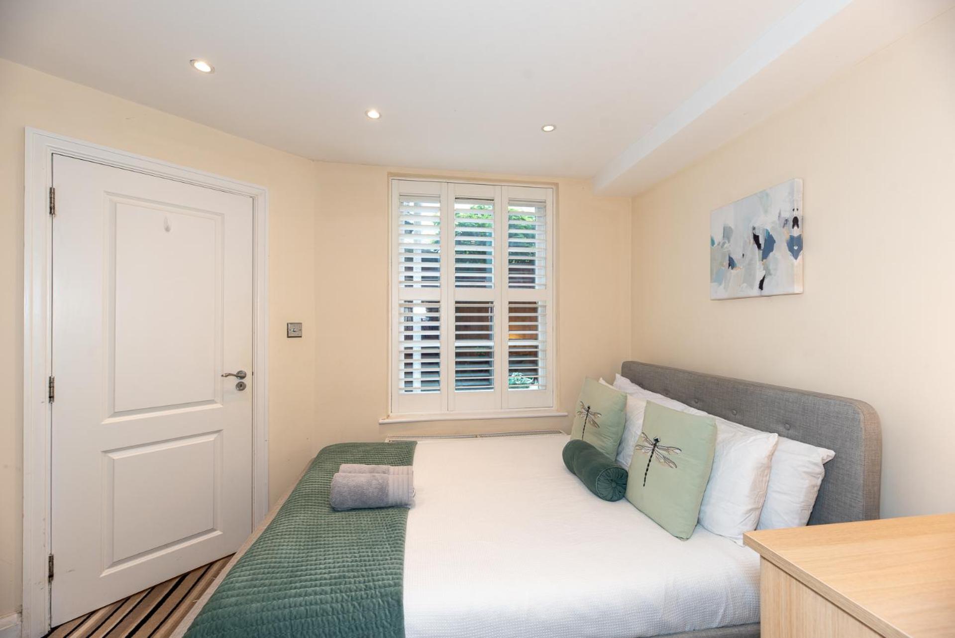 3 Bedroom Apartment With Private Terrace In Pimlico, Westminster, Victoria Лондон Екстериор снимка