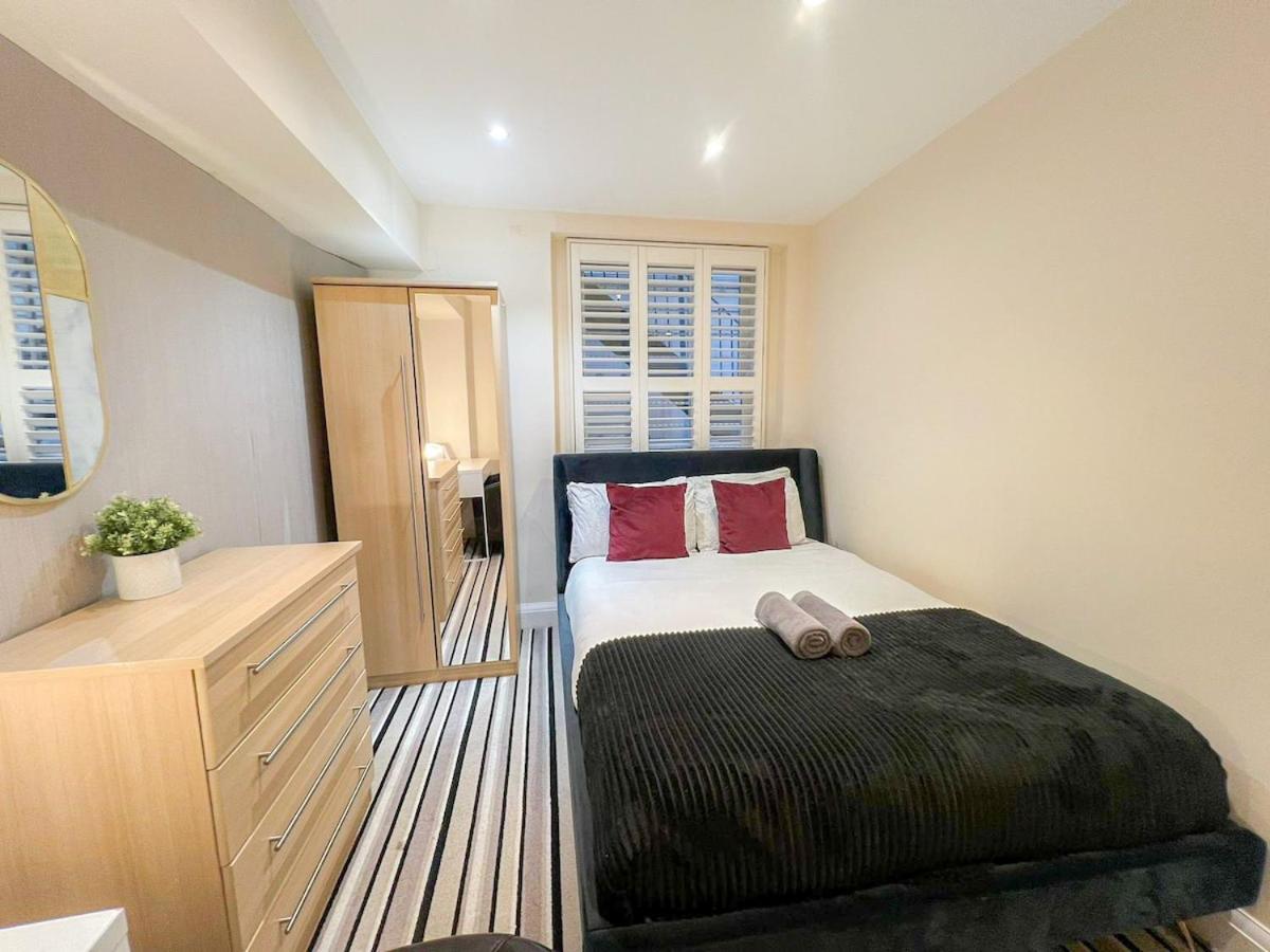 3 Bedroom Apartment With Private Terrace In Pimlico, Westminster, Victoria Лондон Екстериор снимка