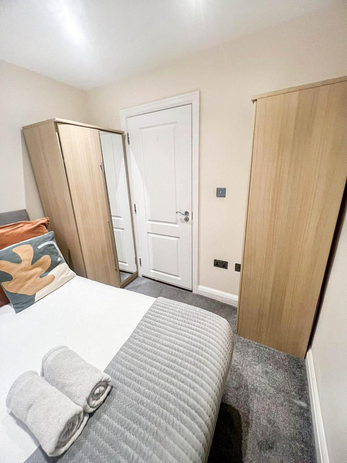 3 Bedroom Apartment With Private Terrace In Pimlico, Westminster, Victoria Лондон Екстериор снимка