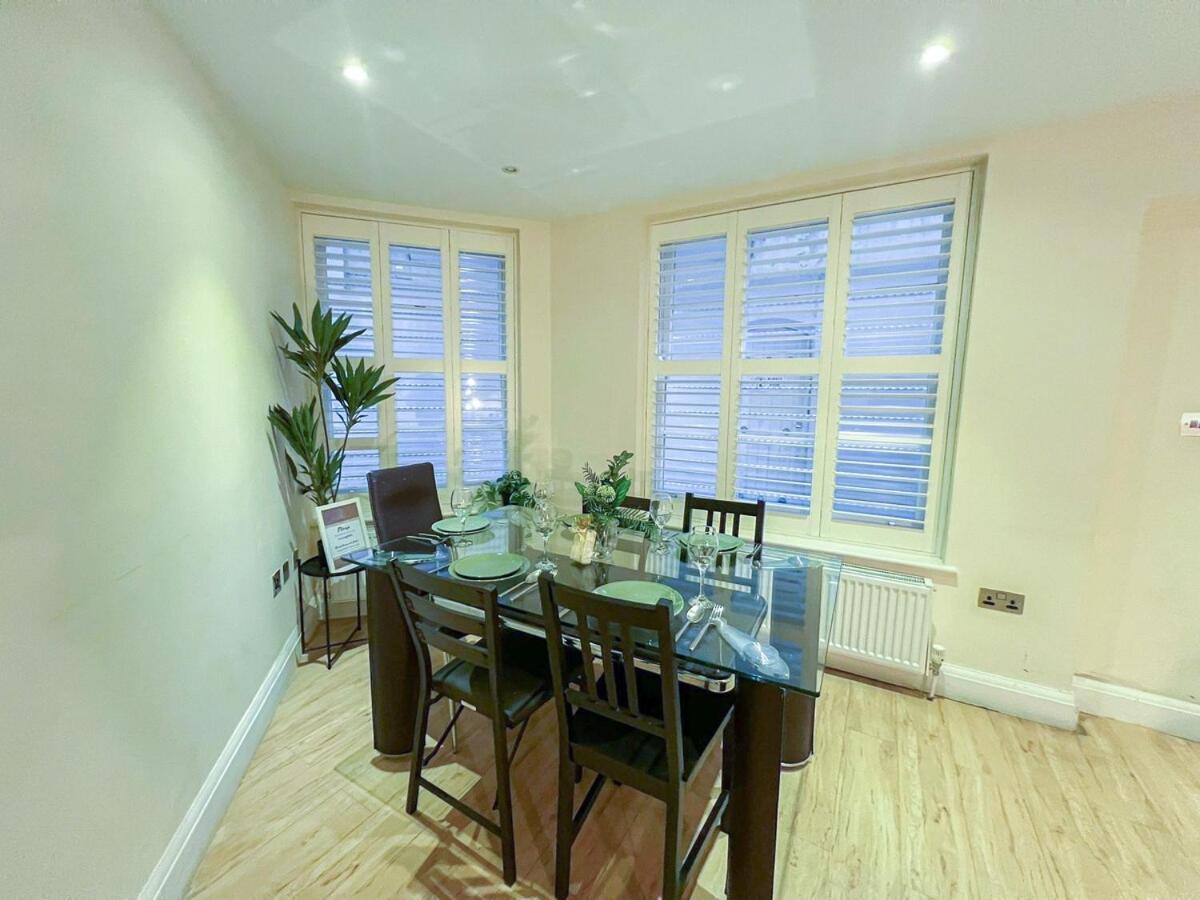 3 Bedroom Apartment With Private Terrace In Pimlico, Westminster, Victoria Лондон Екстериор снимка