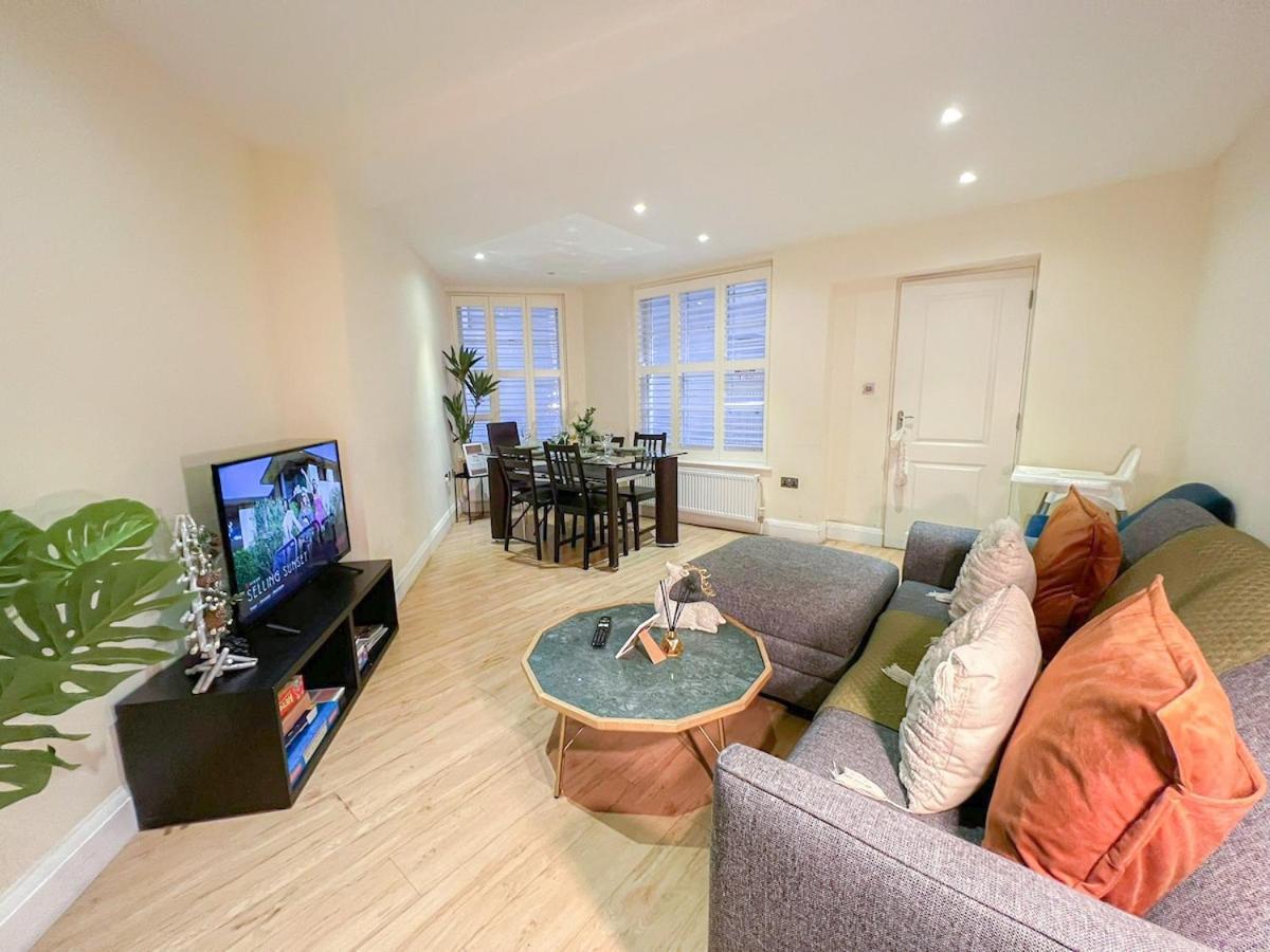 3 Bedroom Apartment With Private Terrace In Pimlico, Westminster, Victoria Лондон Екстериор снимка